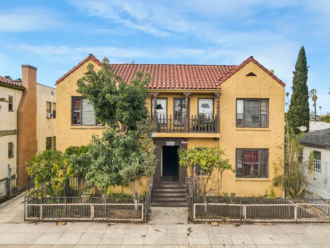 Plus de détails pour 2717 S Budlong Ave, Los Angeles, CA - Multi-résidentiel à vendre