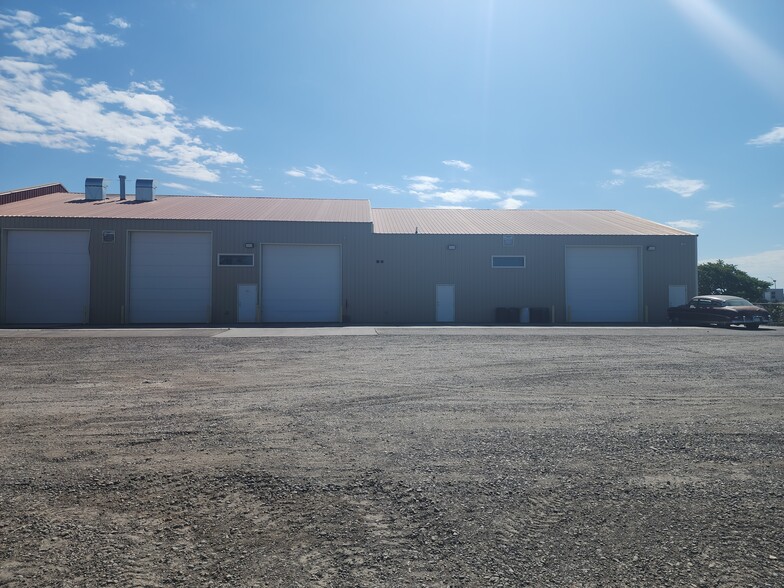 4th Avenue Properties portfolio of 2 properties for sale on LoopNet.ca - Building Photo - Image 3 of 12