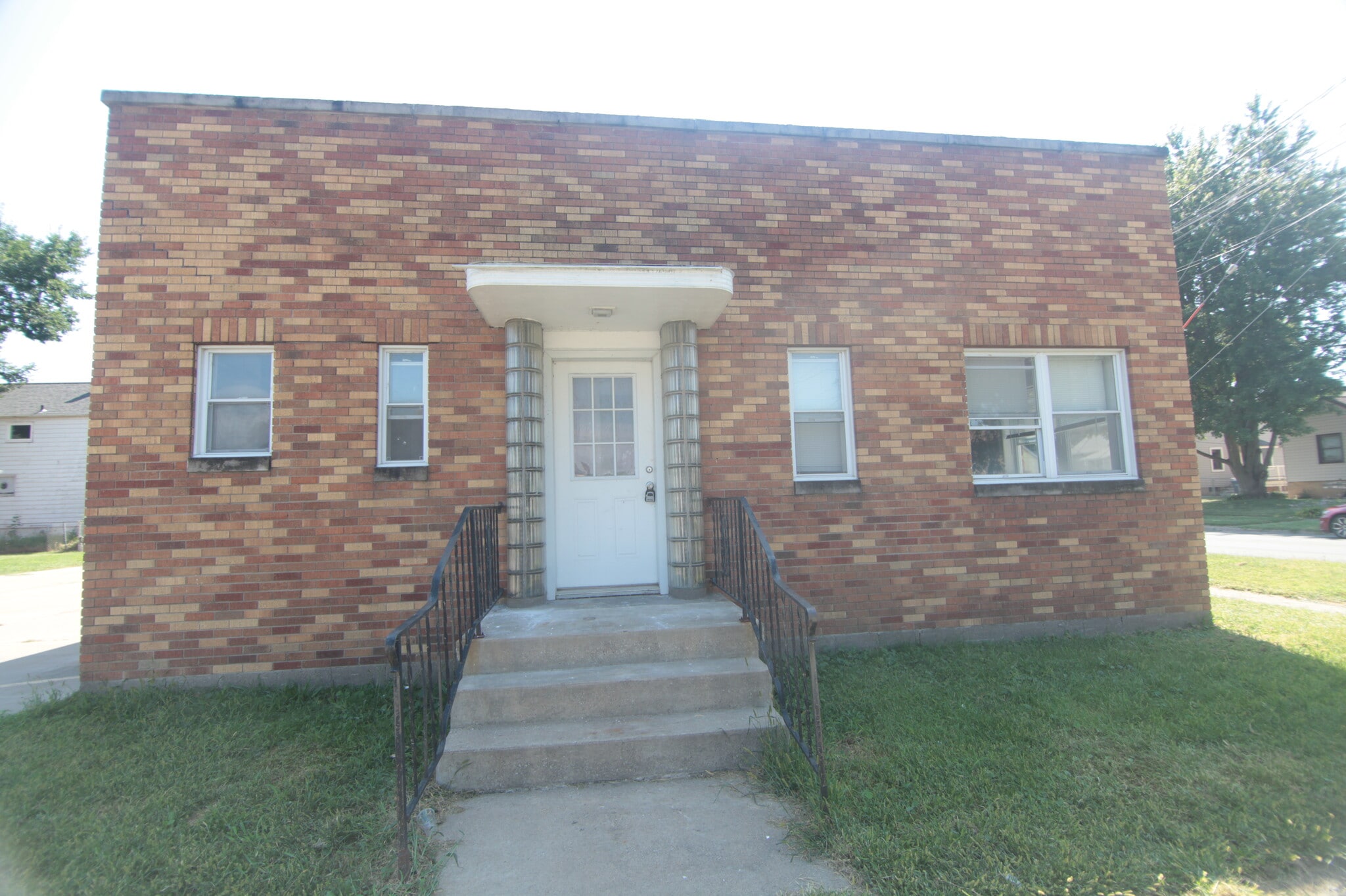 124 3rd Ave W, Milan, IL for sale Primary Photo- Image 1 of 30