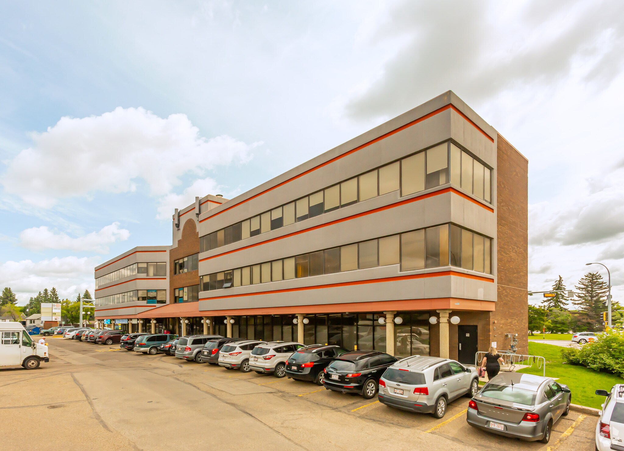 11808 St. Albert Trail NW, Edmonton, AB à vendre Photo principale- Image 1 de 1