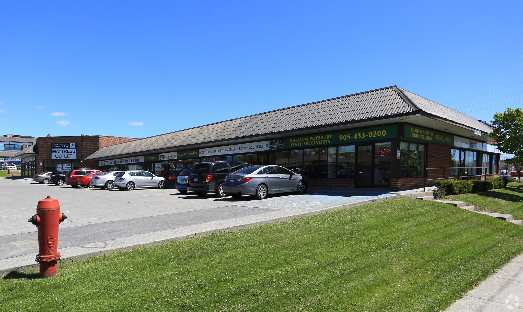 25 Thickson Rd N, Whitby, ON à vendre Photo principale- Image 1 de 1