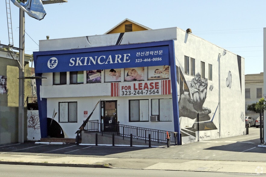 132 N Western Ave, Los Angeles, CA for lease - Building Photo - Image 2 of 3