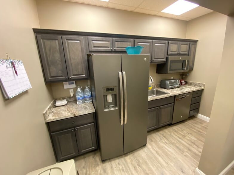 7170 W Camino San Xavier, Glendale, AZ for lease - Interior Photo - Image 3 of 4