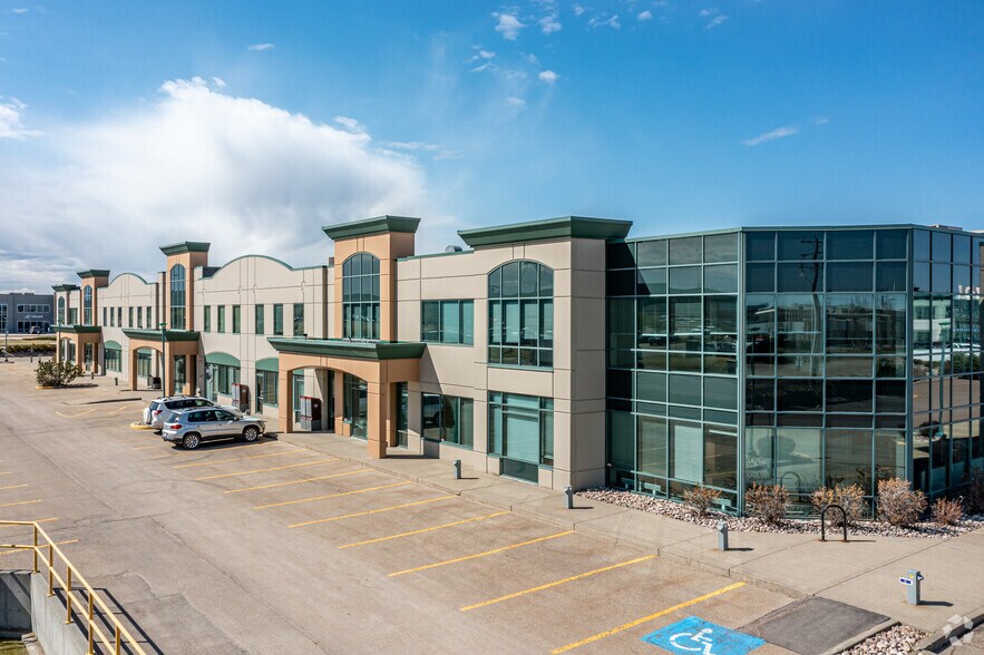 2181 Premier Way, Sherwood Park, AB à louer - Photo principale - Image 3 de 32