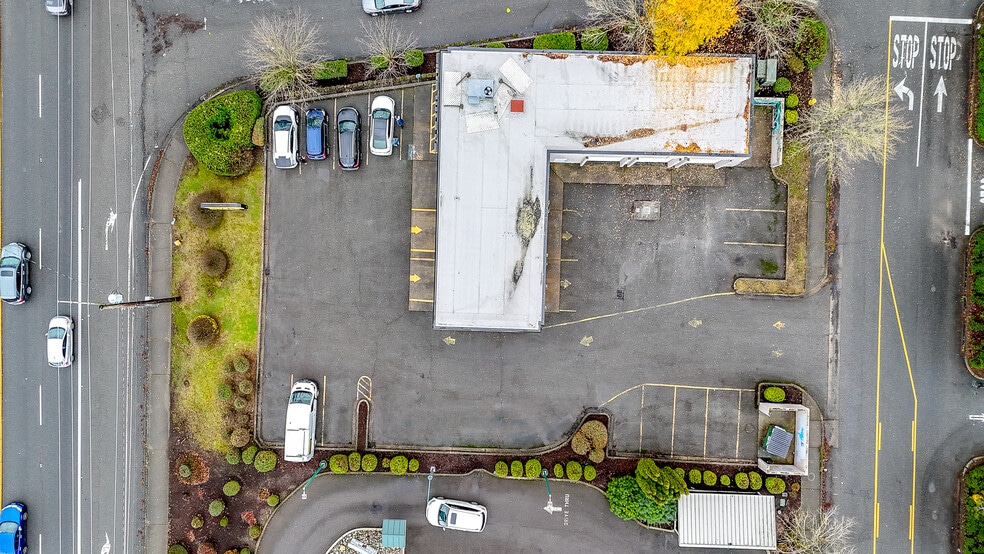 6747 State Hwy 303 NE, Bremerton, WA à vendre - Photo du bâtiment - Image 3 de 22