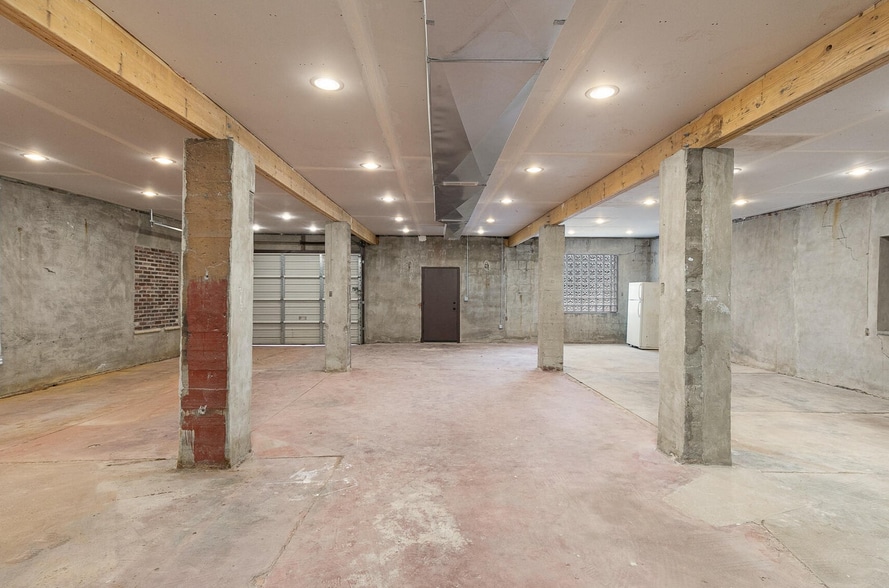 1302 E Blaine St, Springfield, MO for lease - Interior Photo - Image 3 of 17