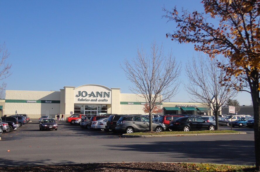 4100-4160 State Route 31, Clay, NY à louer - Photo du bâtiment - Image 2 de 27