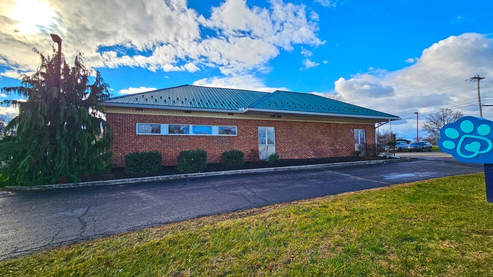 1340 Lincoln Way E, Chambersburg, PA à vendre - Photo du bâtiment - Image 2 de 22