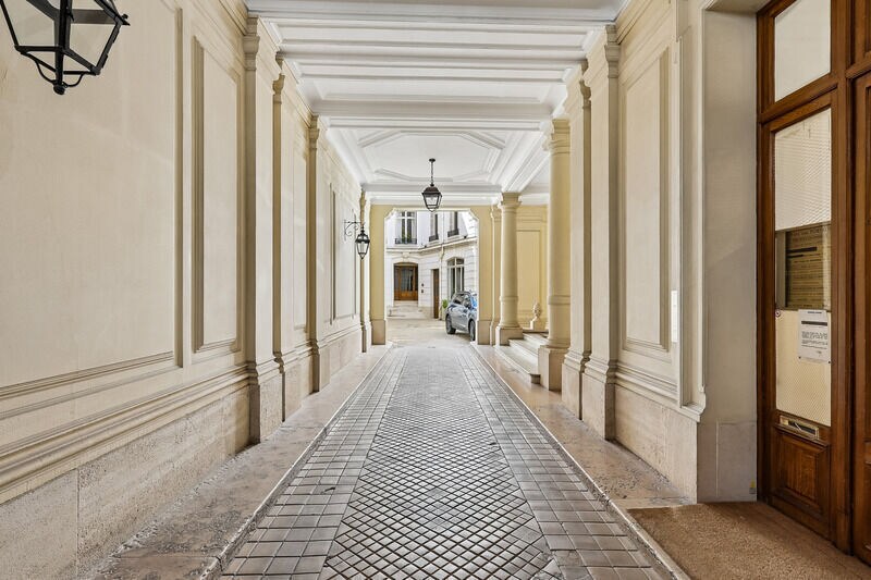11 Bis Rue Portalis, Paris à vendre - Photo du bâtiment - Image 2 de 14