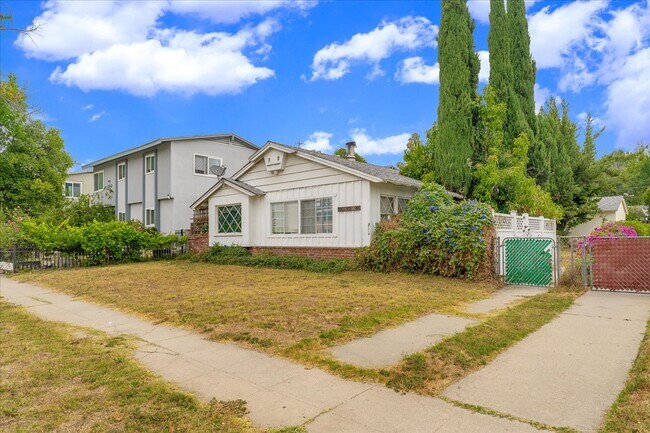 More details for 5816 Woodman Ave, Van Nuys, CA - Multifamily for Sale
