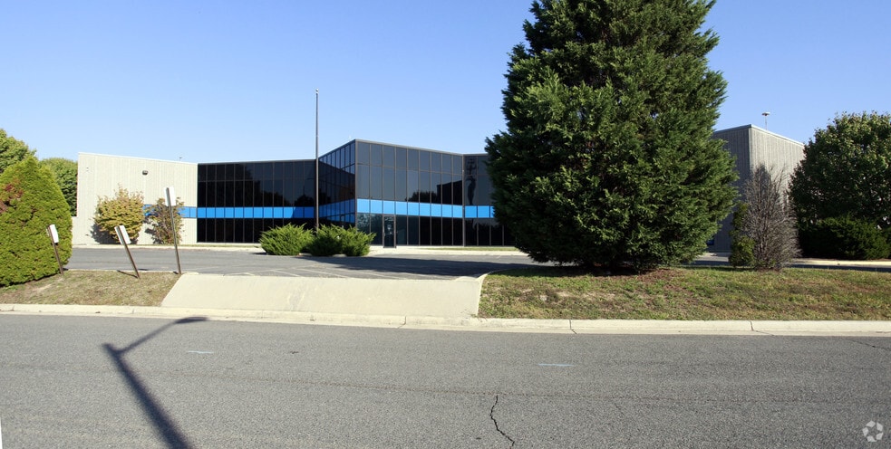 6605 Springfield Center Dr, Springfield, VA for sale - Primary Photo - Image 1 of 1