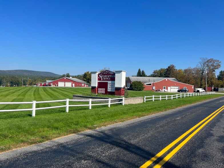 269 Stone Schoolhouse Rd, Bloomingburg, NY for sale - Building Photo - Image 1 of 1