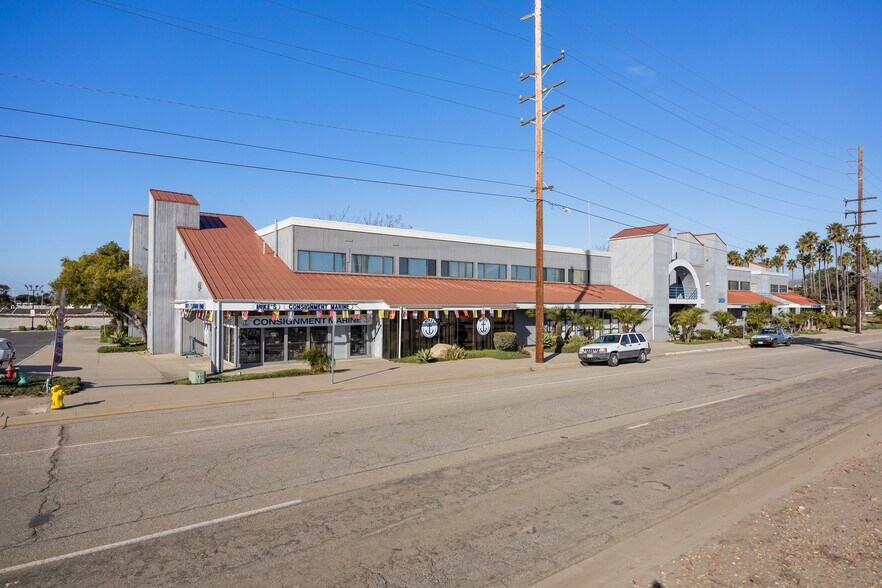 3639 E Harbor Blvd, Ventura, CA à louer - Photo du bâtiment - Image 2 de 20