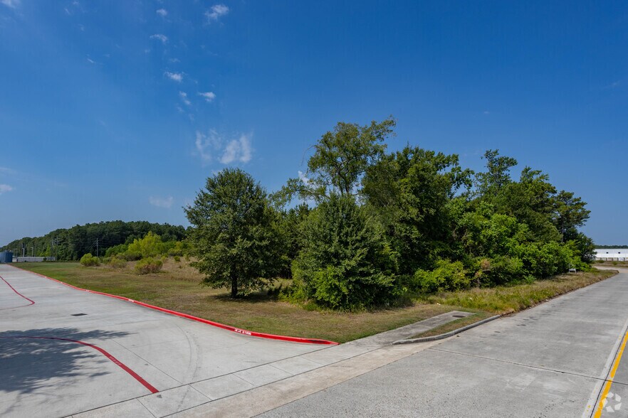 8400 Volta Rd, Humble, TX à vendre - Photo du bâtiment - Image 2 de 4
