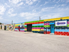 820 Shelby Ln, Austin, TX for lease Interior Photo- Image 1 of 8