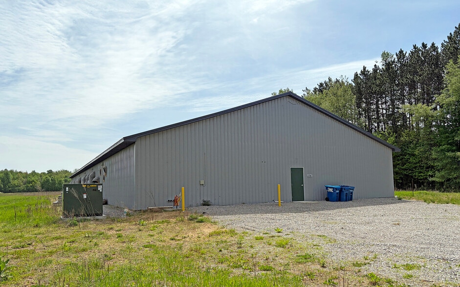 6745 Oak Rd, Vassar, MI for sale - Primary Photo - Image 1 of 12