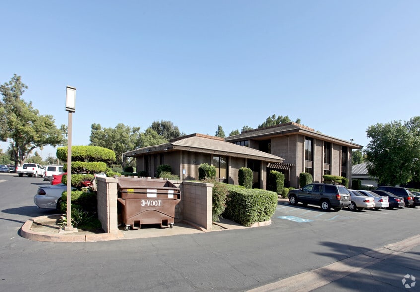 5333 W Hillsdale Ave, Visalia, CA for sale - Building Photo - Image 2 of 4