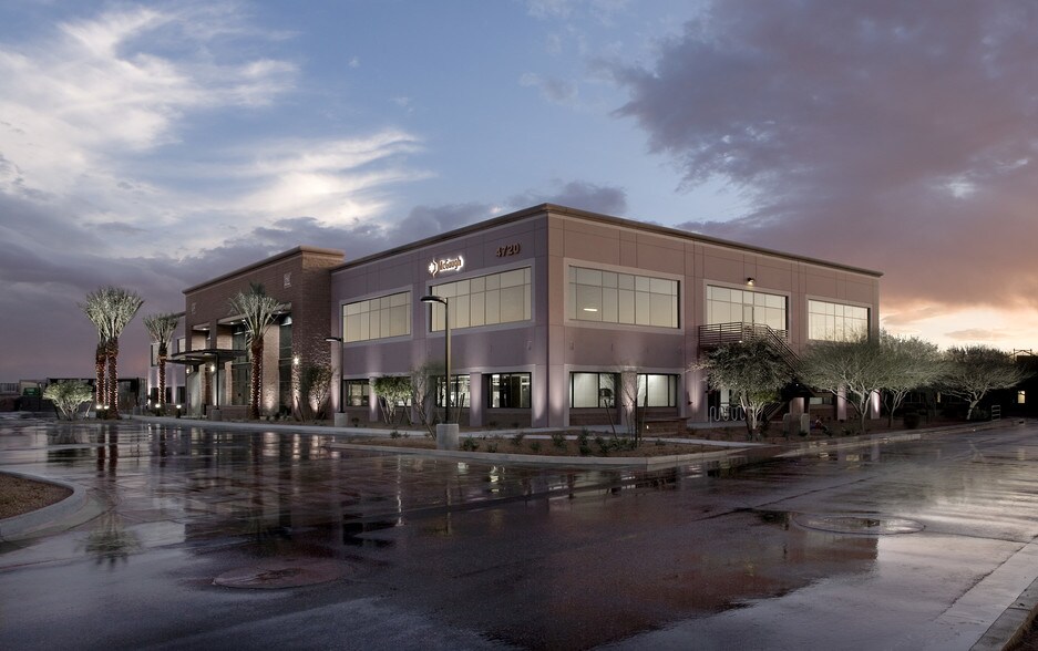4720 E Cotton Gin Loop, Phoenix, AZ à louer - Photo du bâtiment - Image 1 de 7