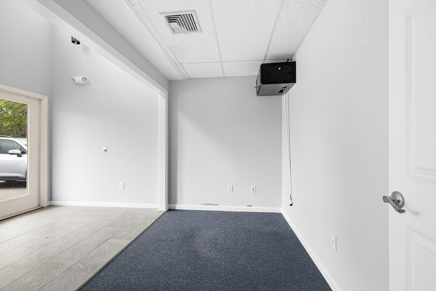 101 Franklin St, Westerly, RI for lease - Building Photo - Image 2 of 12