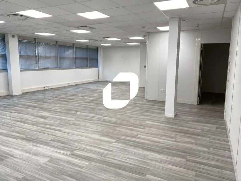 Office in Mérignac for lease - Interior Photo - Image 1 of 10