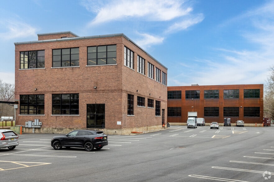 4 E Frederick Pl, Cedar Knolls, NJ for lease - Building Photo - Image 3 of 8