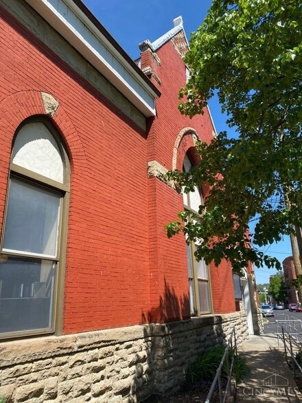 503 Clark St, Cincinnati, OH à vendre - Photo du bâtiment - Image 2 de 10