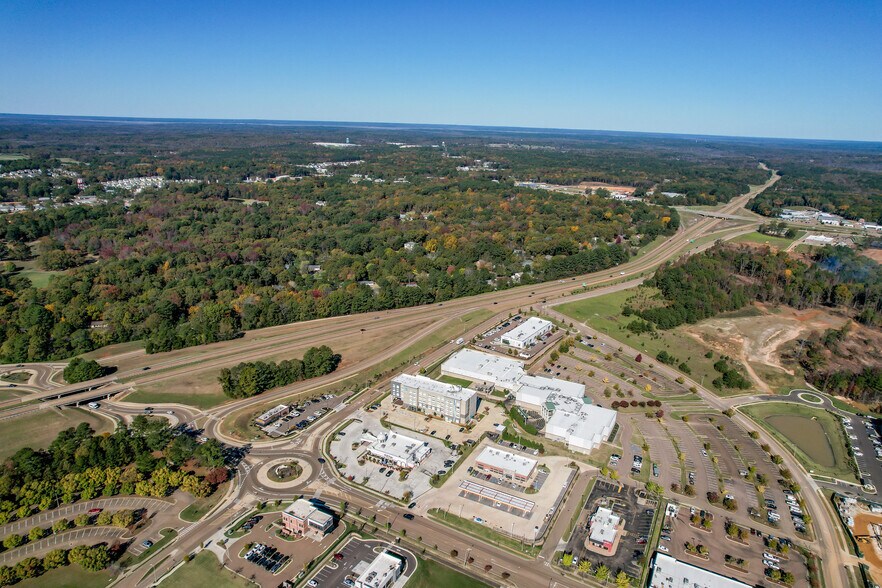 404 Enterprise Dr, Oxford, MS à vendre - Photo du bâtiment - Image 3 de 43