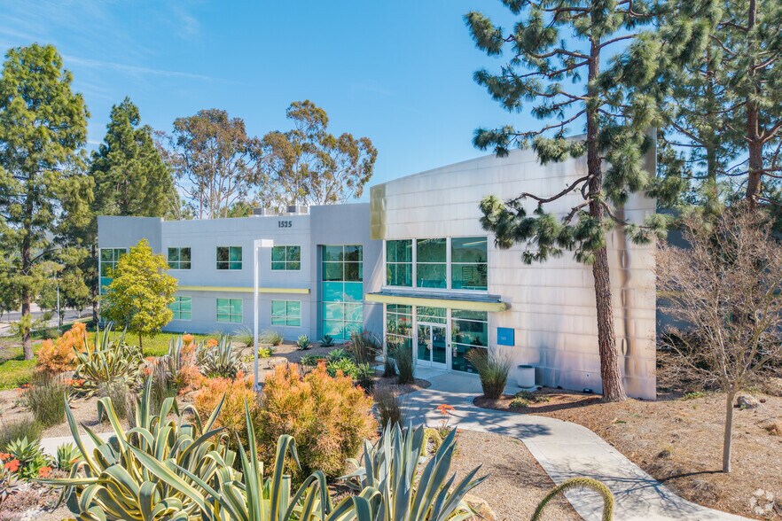 1525 Rancho Conejo Blvd, Thousand Oaks, CA à vendre - Photo principale - Image 1 de 29