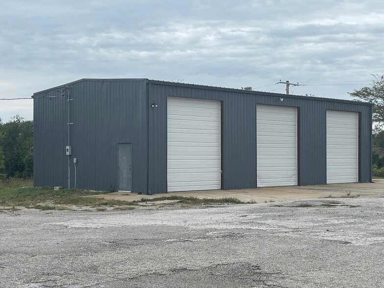 2704 N 291 Hwy, Harrisonville, MO for lease - Building Photo - Image 2 of 7