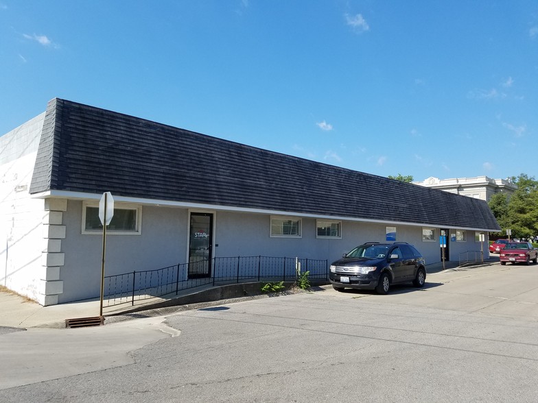 219 E Schwartz St, Salem, IL for lease - Building Photo - Image 3 of 9