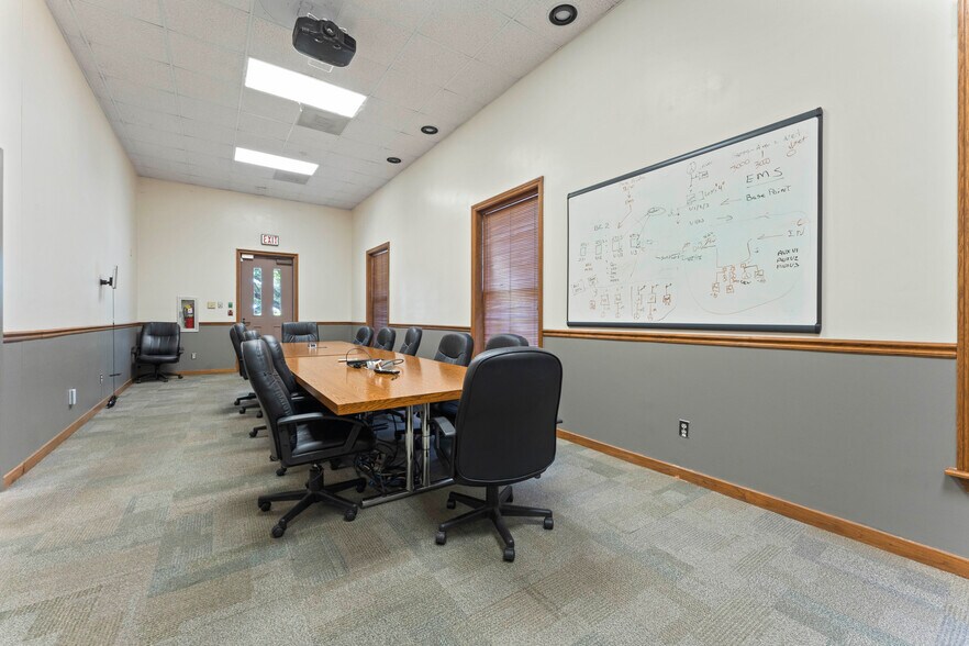 2500 False River Dr, New Roads, LA à vendre - Photo du bâtiment - Image 3 de 12