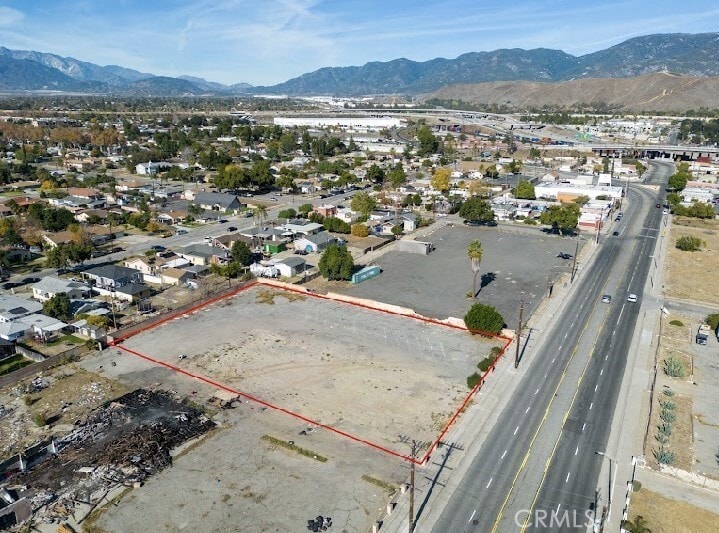 1950 N Mount Vernon Ave, San Bernardino, CA for sale - Building Photo - Image 2 of 9