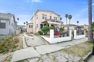 1432 S Cloverdale Ave, Los Angeles CA - Dépanneur