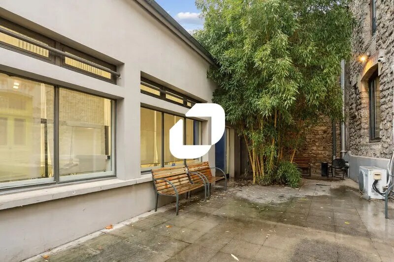 Bureau dans Montrouge à louer - Photo du bâtiment - Image 3 de 14