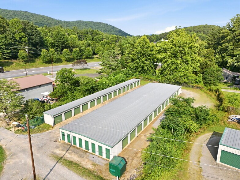 14 Huntley Cir, Fairview, NC à vendre - Photo principale - Image 1 de 16