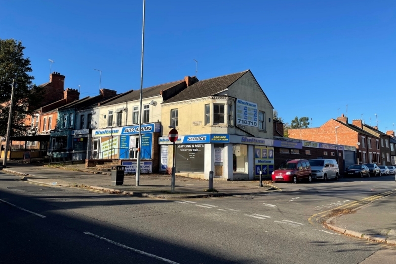 134-138 Kingsley Park Ter, Northampton for sale - Primary Photo - Image 1 of 1