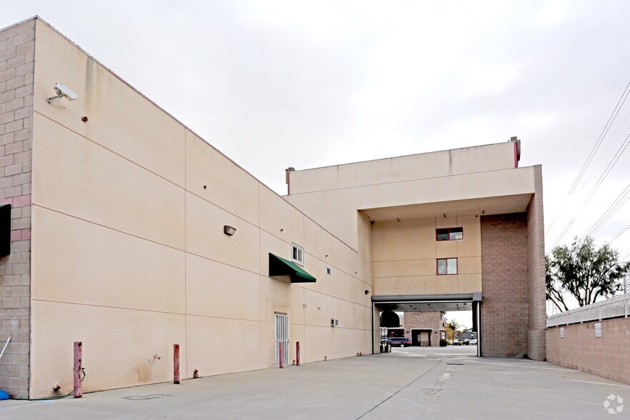 8525 Valley Blvd, Rosemead, CA à louer - Photo du bâtiment - Image 3 de 3