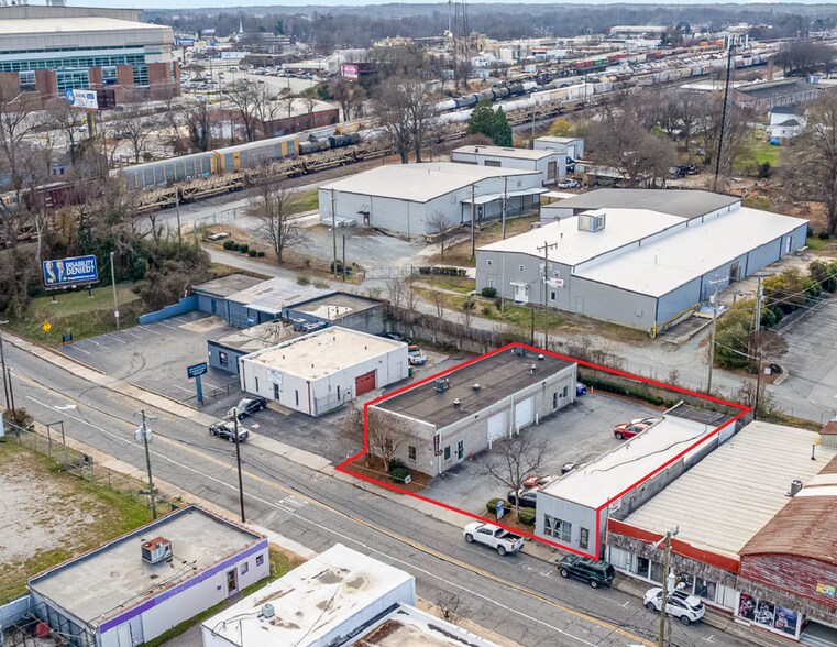 934 S Chapman St, Greensboro, NC for sale - Primary Photo - Image 1 of 6