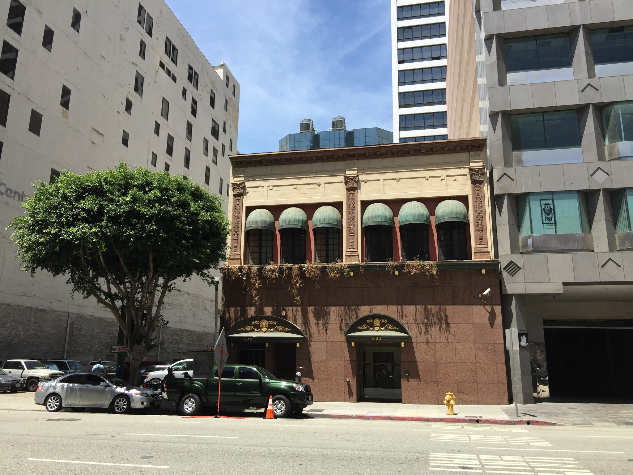 633 S Olive St, Los Angeles, CA for lease Building Photo- Image 1 of 3