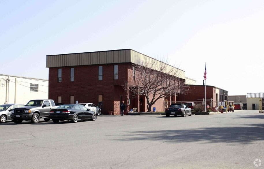 10105 Residency Rd, Manassas, VA for lease - Primary Photo - Image 1 of 3