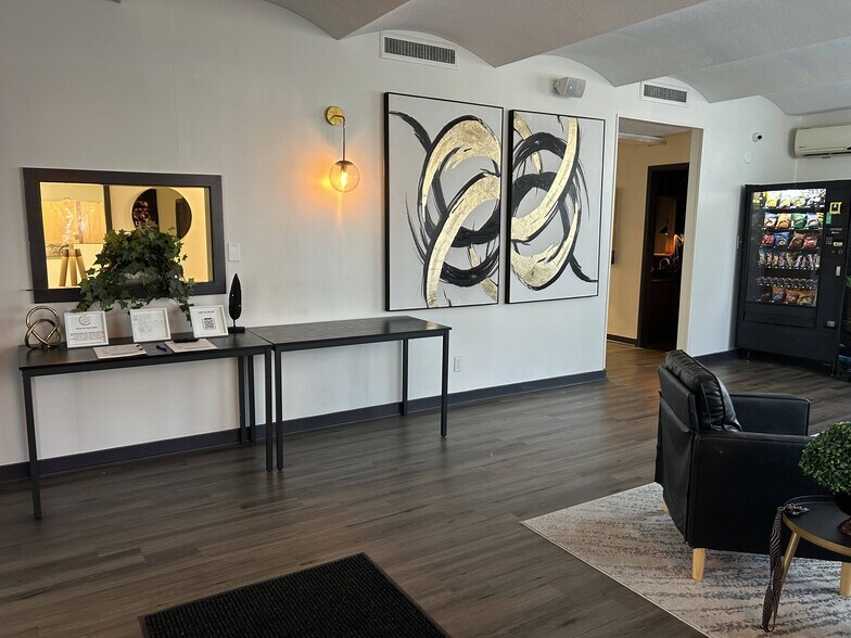 1019 Astor Ave, Forest Park, GA à vendre - Photo du bâtiment - Image 3 de 11