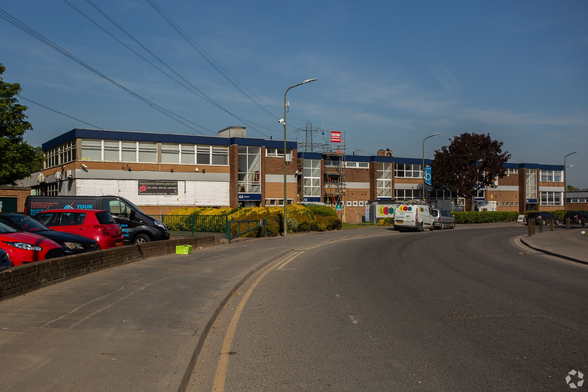 35-44 Wates Way, Mitcham à louer Photo du bâtiment- Image 1 de 11