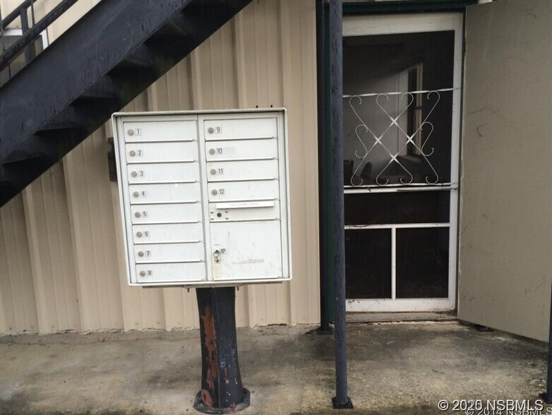 704 W Park Ave, Edgewater, FL à vendre - Photo du bâtiment - Image 3 de 3