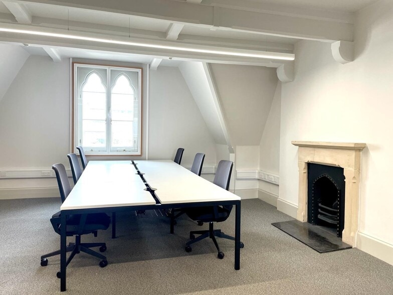 4-8 The Sanctuary, London for lease - Interior Photo - Image 2 of 11