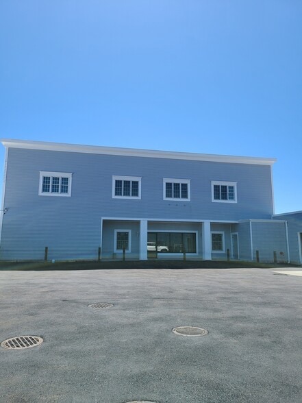 258-262 E Main St, Babylon, NY for lease - Building Photo - Image 2 of 5
