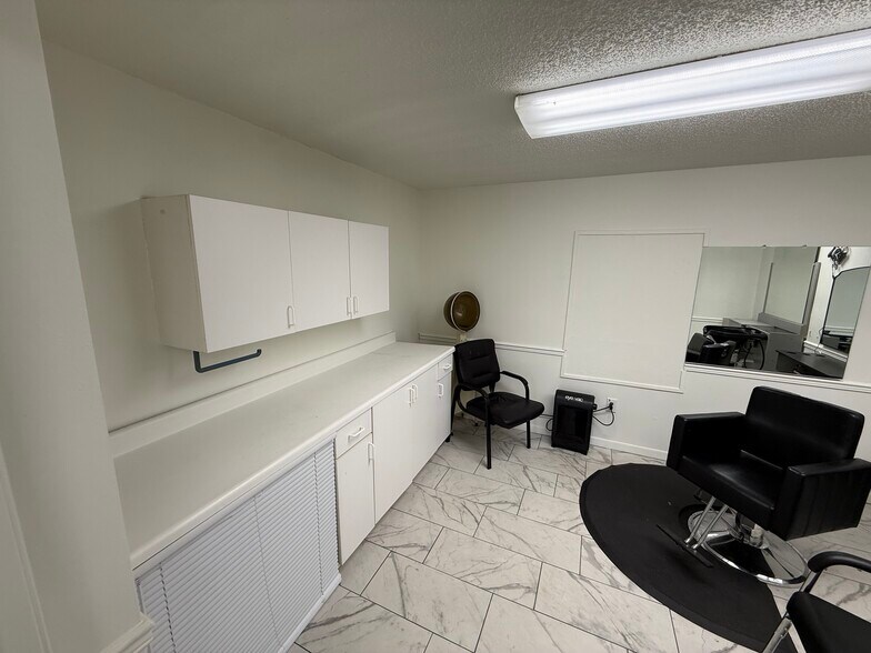 1804 W Baker St, Plant City, FL à louer - Photo du bâtiment - Image 3 de 18