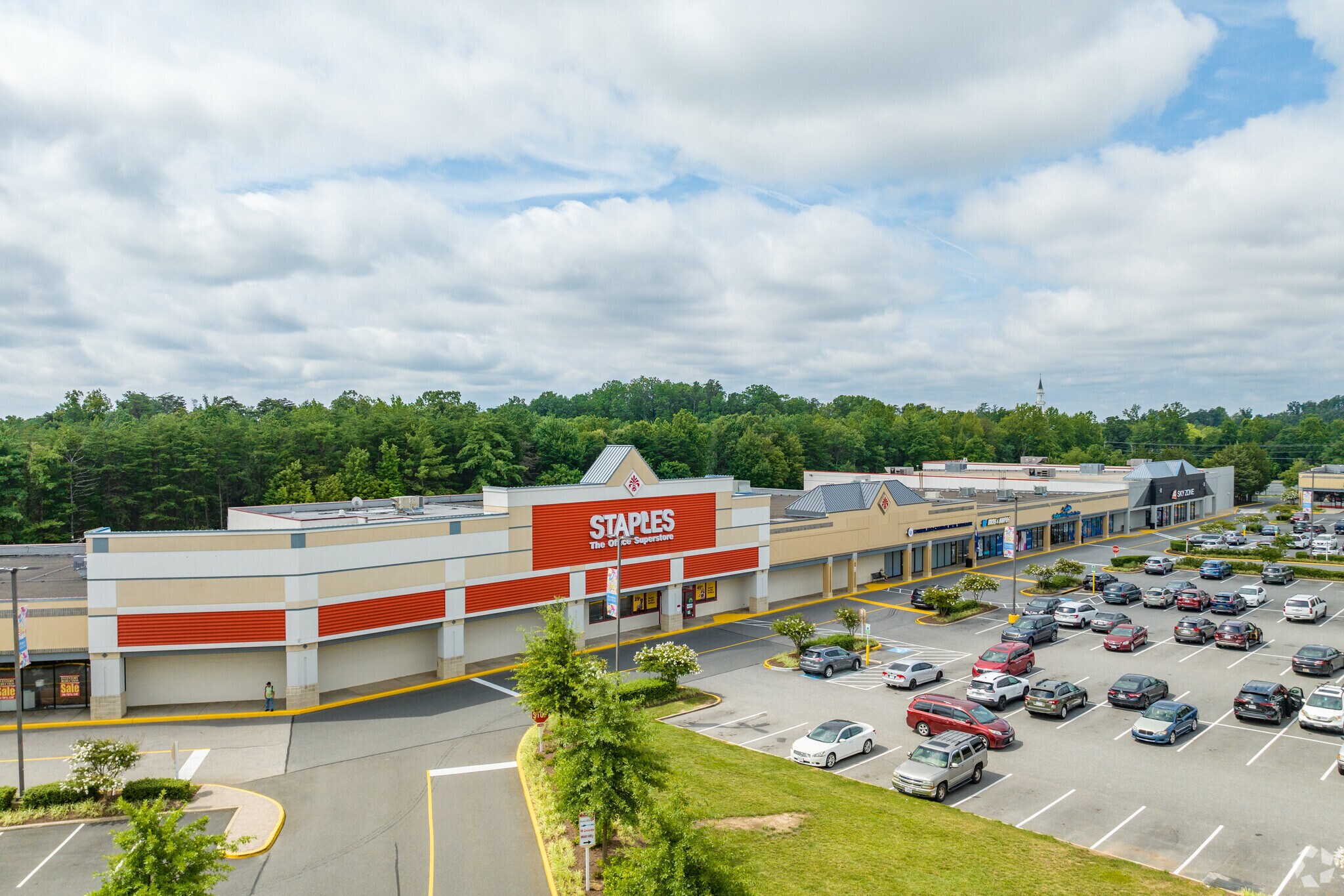 14500-14651 Potomac Mills Rd, Woodbridge, VA for lease Primary Photo- Image 1 of 14