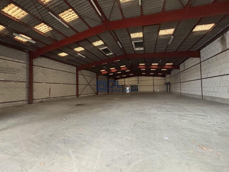 Industrial in Lisses for lease - Interior Photo - Image 1 of 14