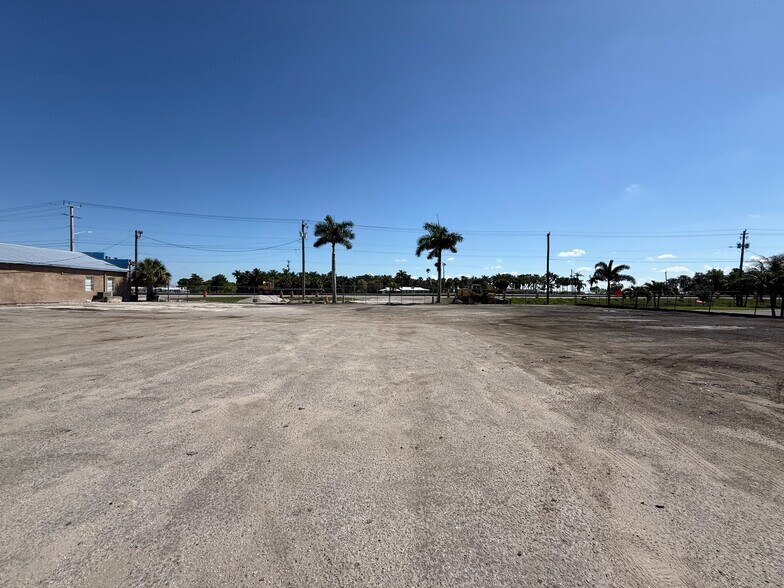 808 W Canal St S, Belle Glade, FL à louer - Photo du bâtiment - Image 2 de 6