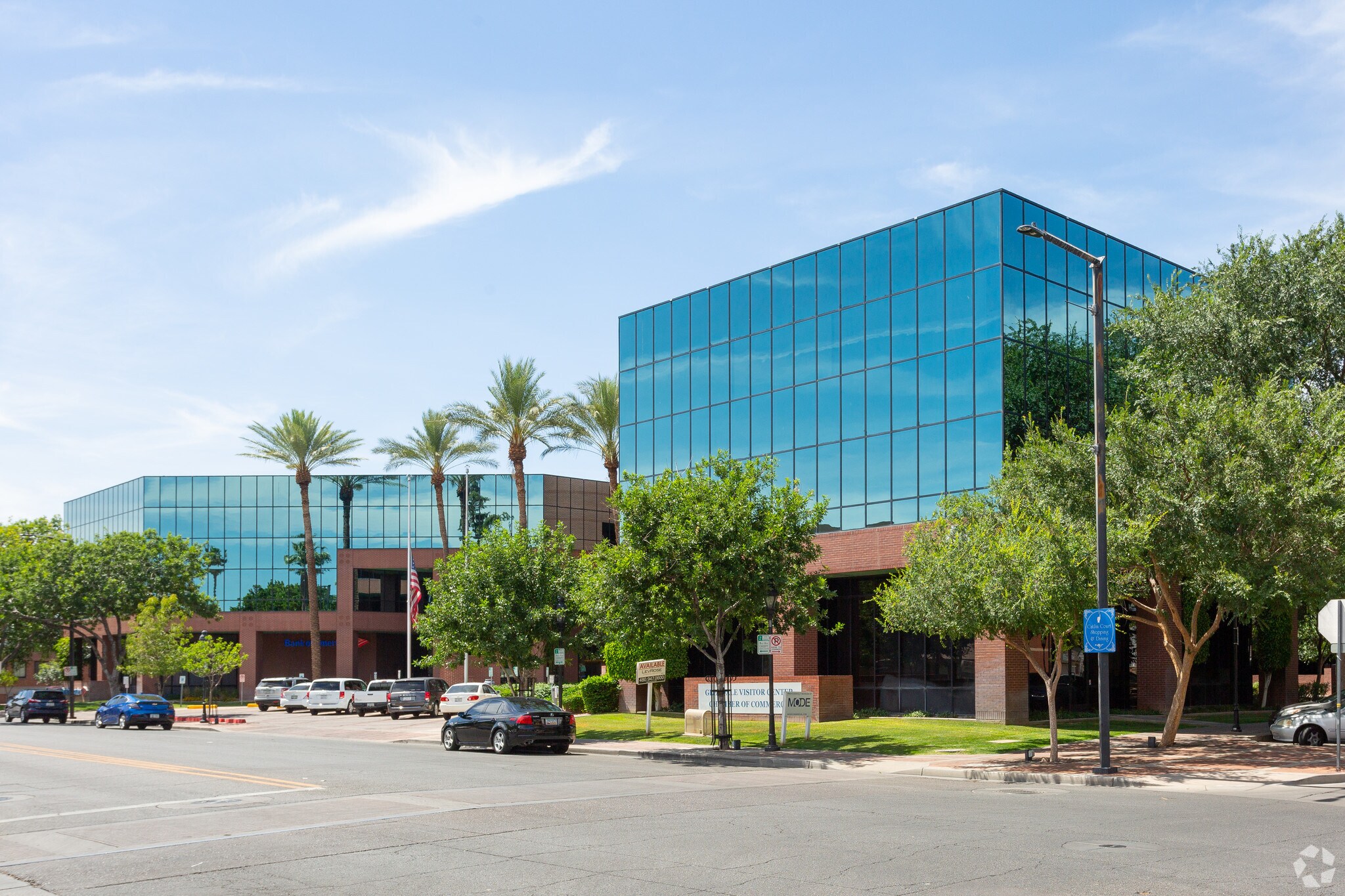 5800 W Glenn Dr, Glendale, AZ à louer Photo du bâtiment- Image 1 de 11